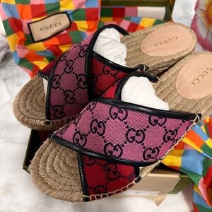 Gucci Women's Pink and Red Espadrille Slides 
PreOwned worn once Size 37